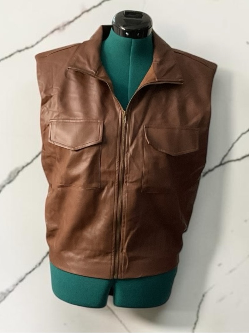 Lumiere Brown Leather Zip Vest RT $54 P:22” L:23”